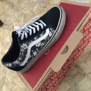 RARE: Black floral old skool vans